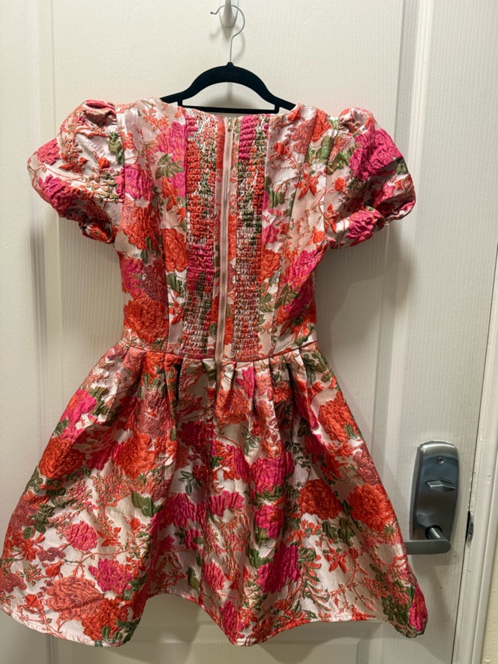 Elliatt Floralie Short Sleeve Mini Dress in Pink Floral size XS NWT Flaw!!! - Picture 5 of 7